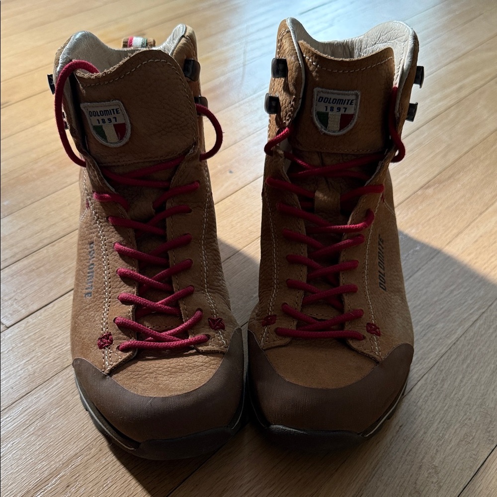 Unisex Brown Hiking Boots